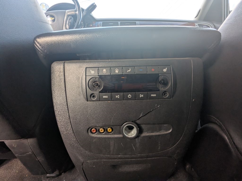 Chevrolet Suburban  2011