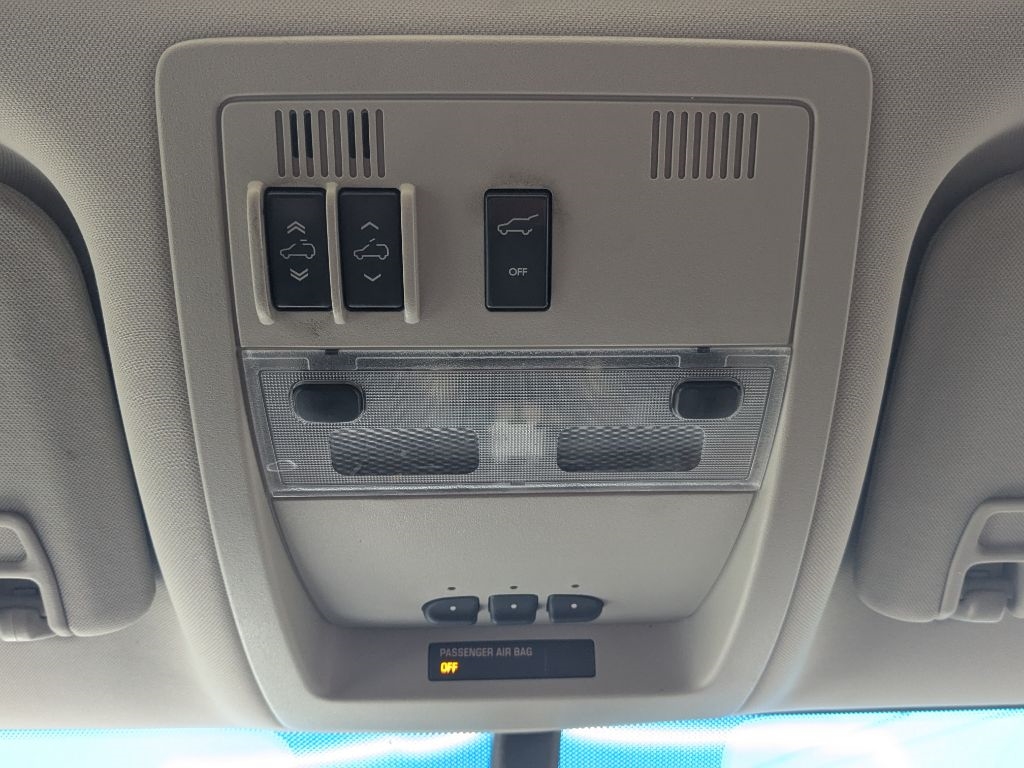 Chevrolet Suburban  2011