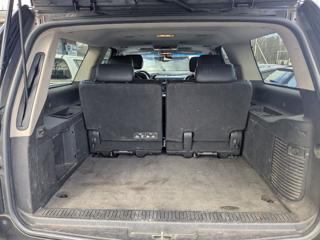 Chevrolet Suburban  2011