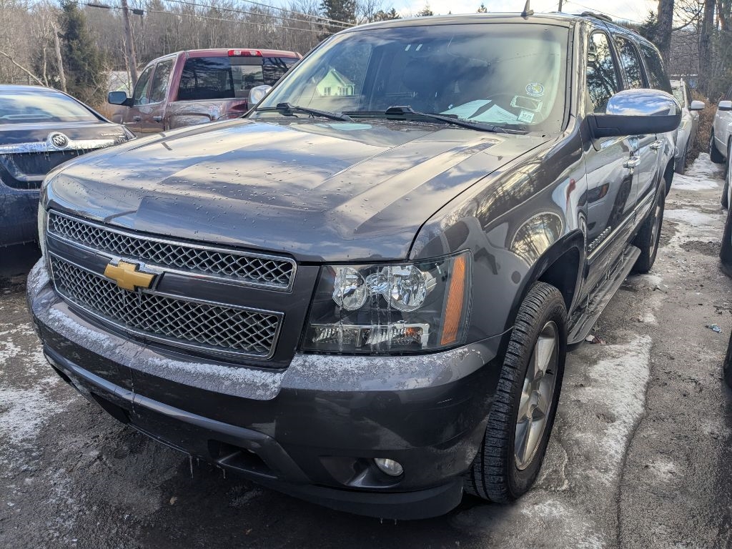 Chevrolet Suburban  2011