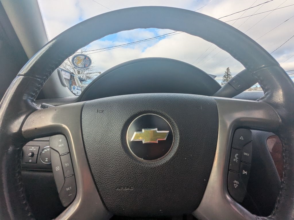 Chevrolet Suburban  2011