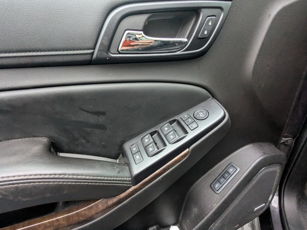 Chevrolet Suburban  2015