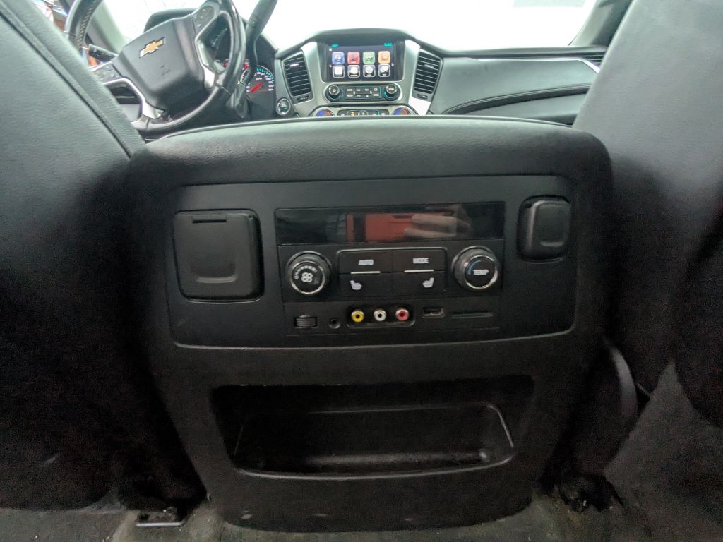 Chevrolet Suburban  2015