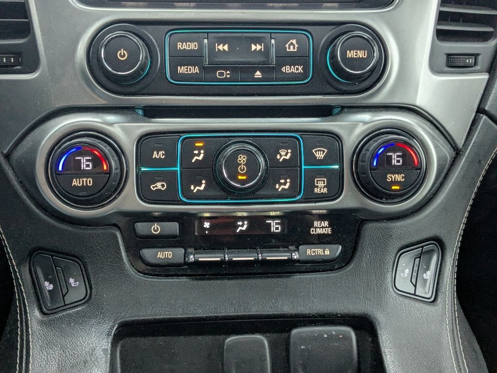 Chevrolet Suburban  2015