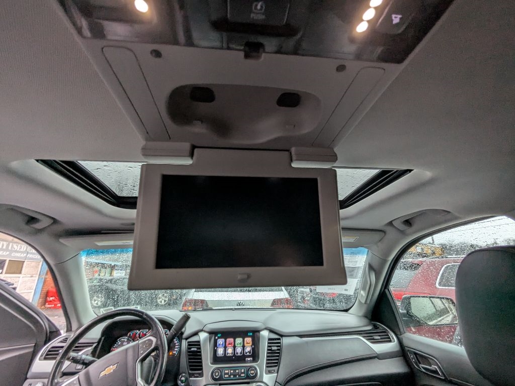 Chevrolet Suburban  2015