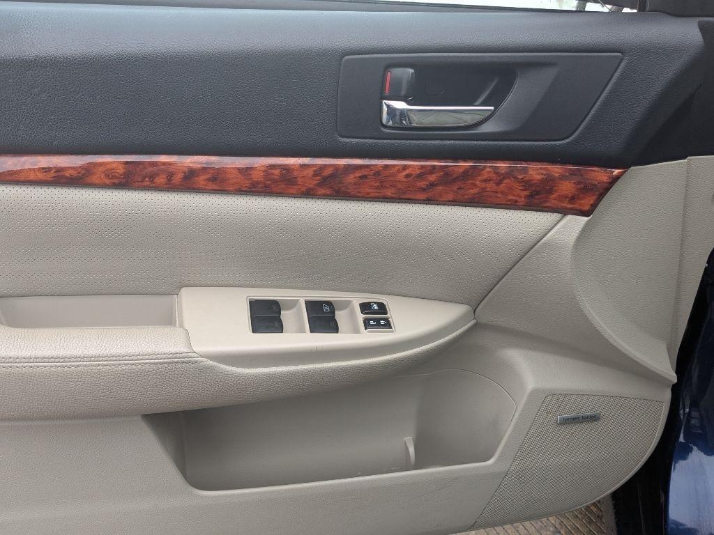 Subaru Outback  2010