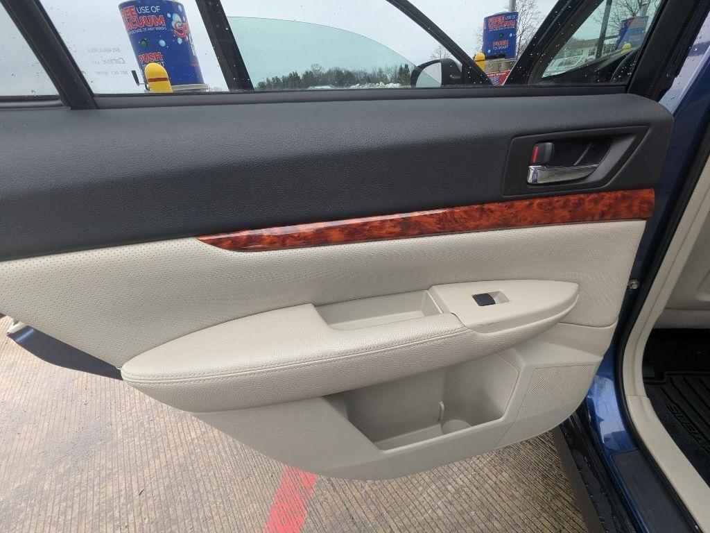 Subaru Outback  2010