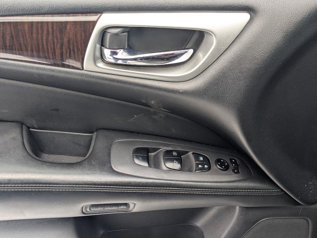 Nissan Pathfinder  2015