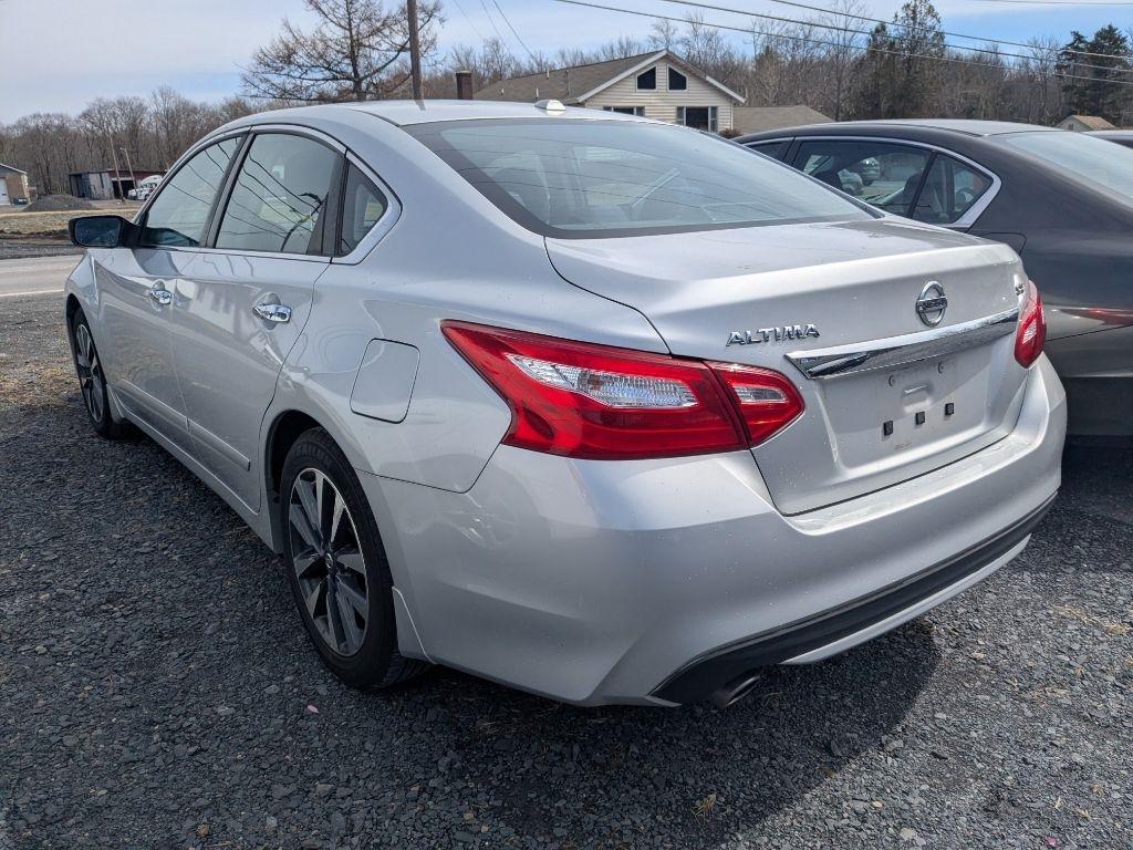 Nissan Altima  2016