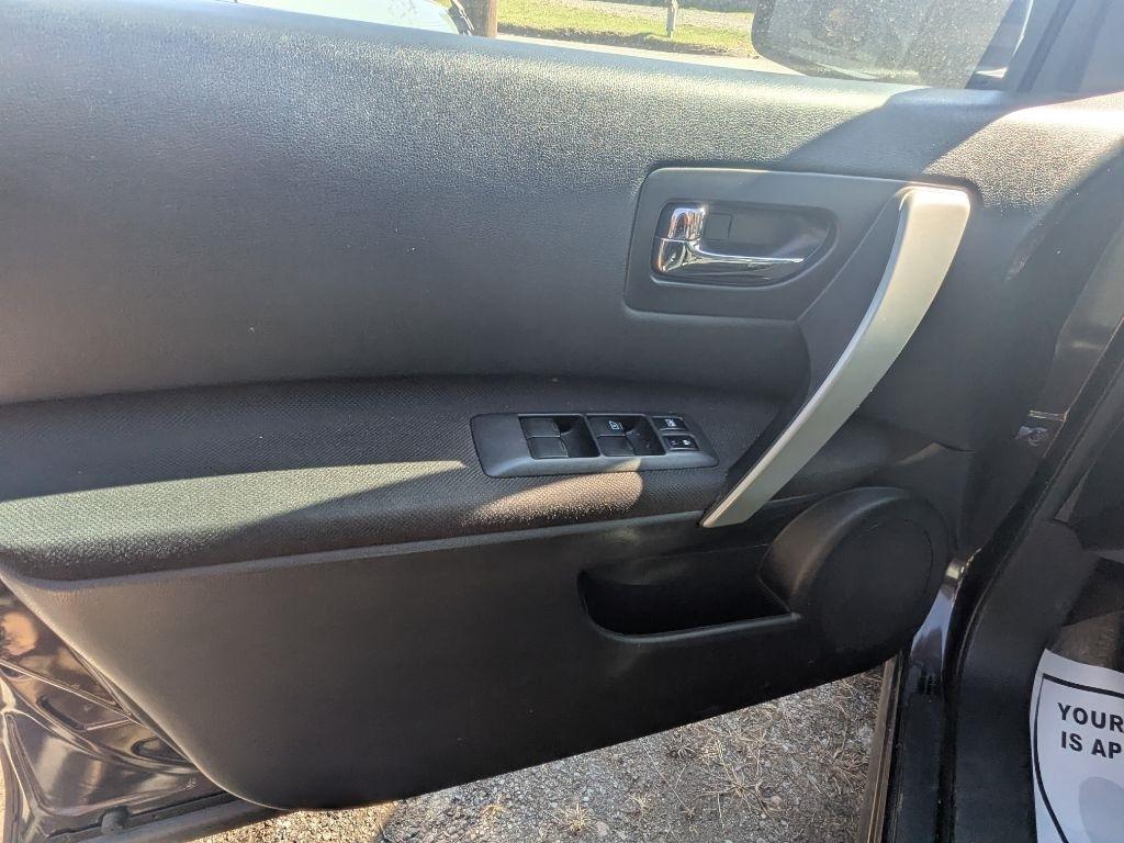 Nissan Rogue  2013