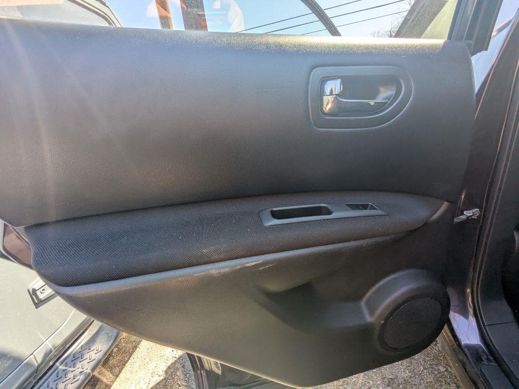 Nissan Rogue  2013