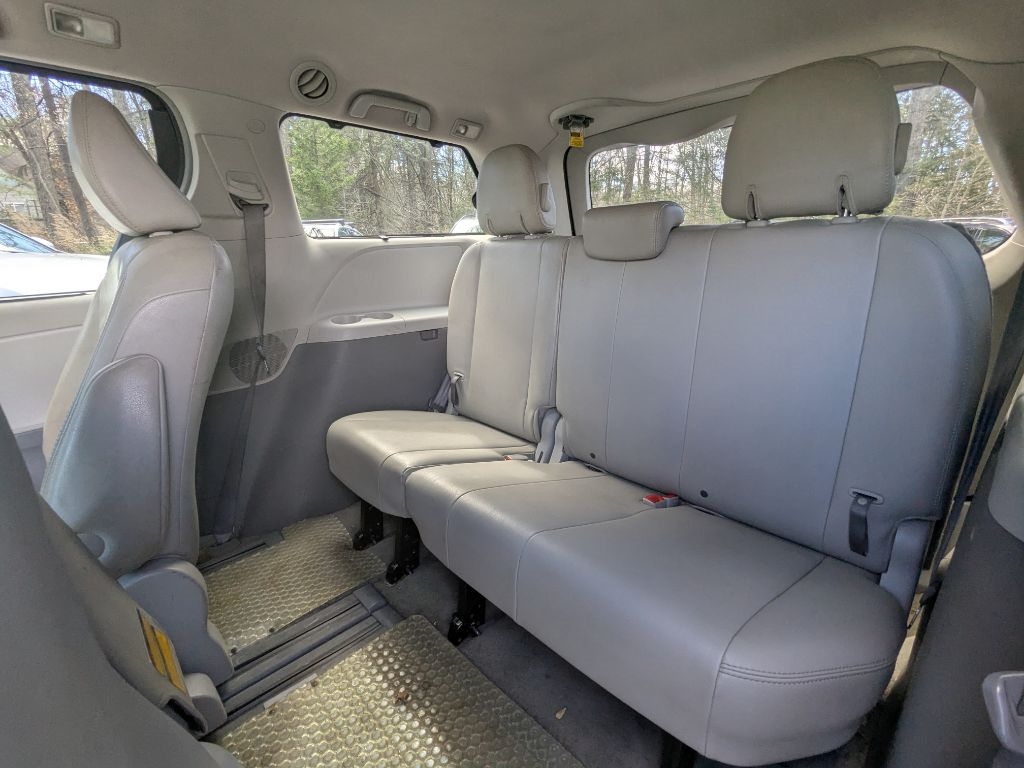 Toyota Sienna  2011