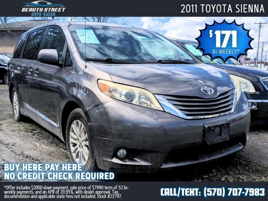 Toyota Sienna  2011