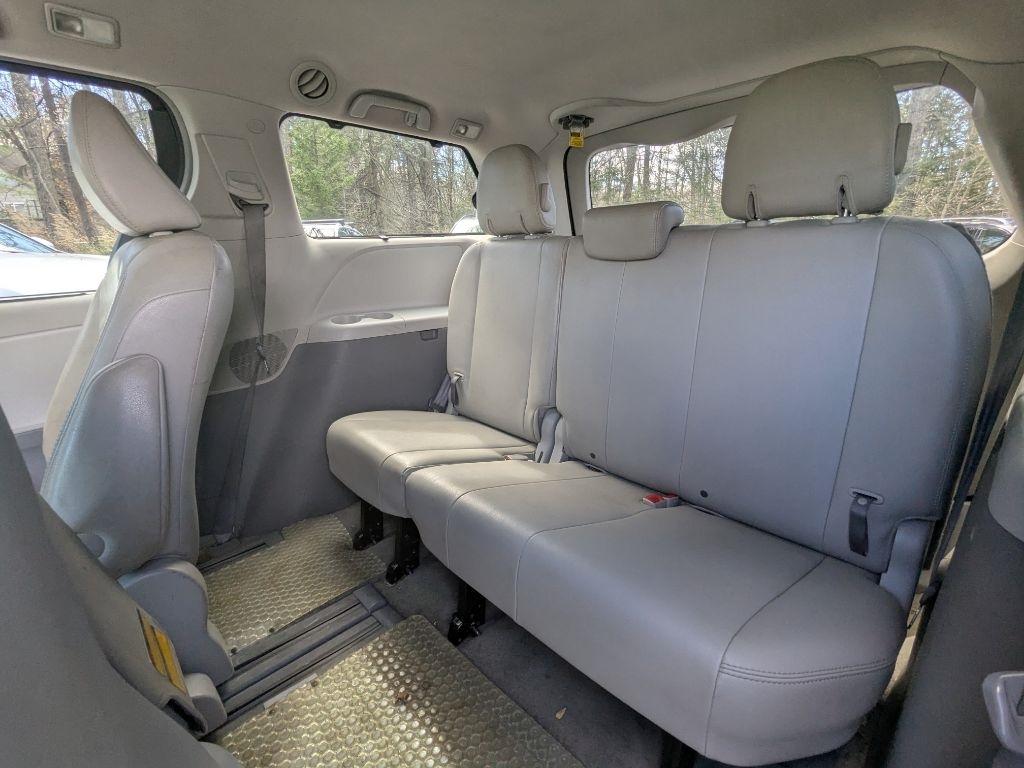 Toyota Sienna  2011