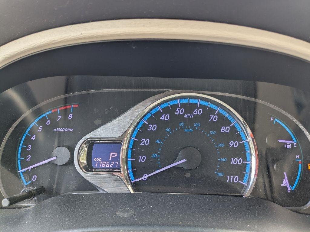 Toyota Sienna  2011