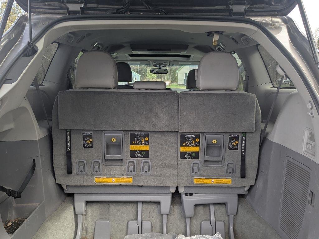 Toyota Sienna  2011