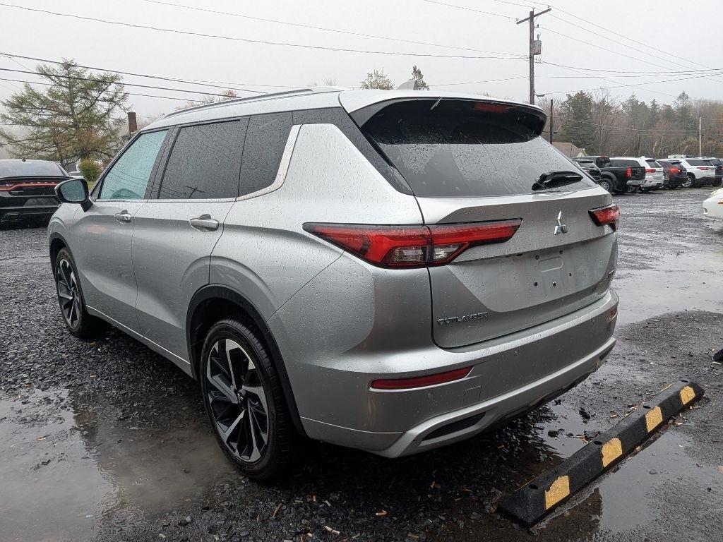 Mitsubishi Outlander  2022