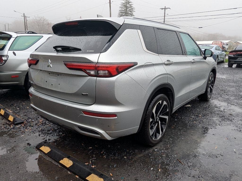 Mitsubishi Outlander  2022