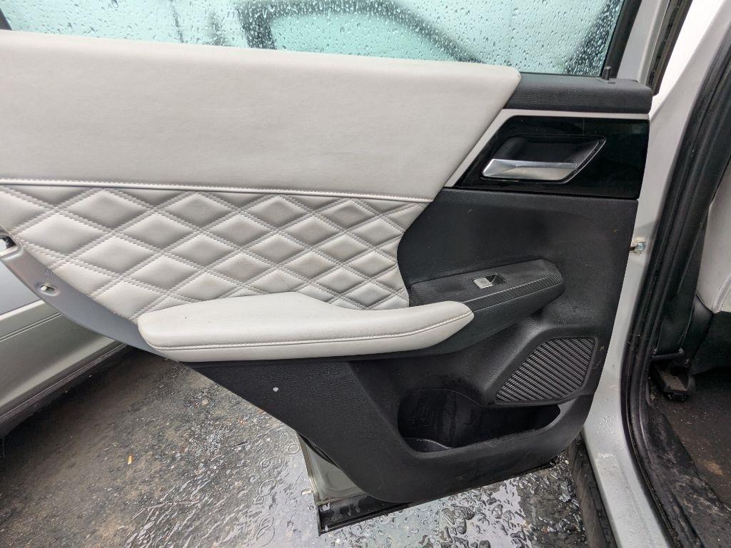 Mitsubishi Outlander  2022