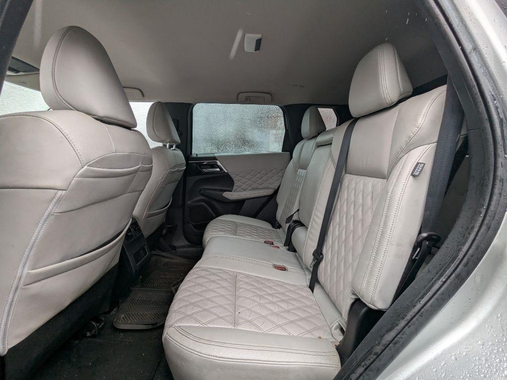 Mitsubishi Outlander  2022