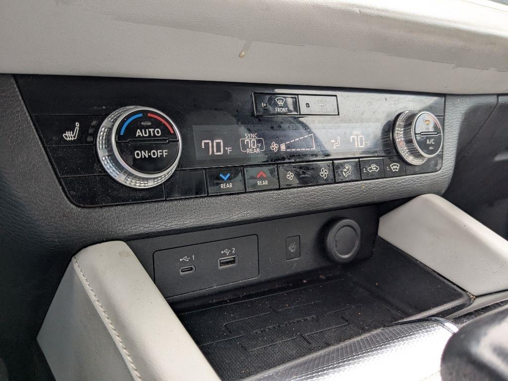 Mitsubishi Outlander  2022