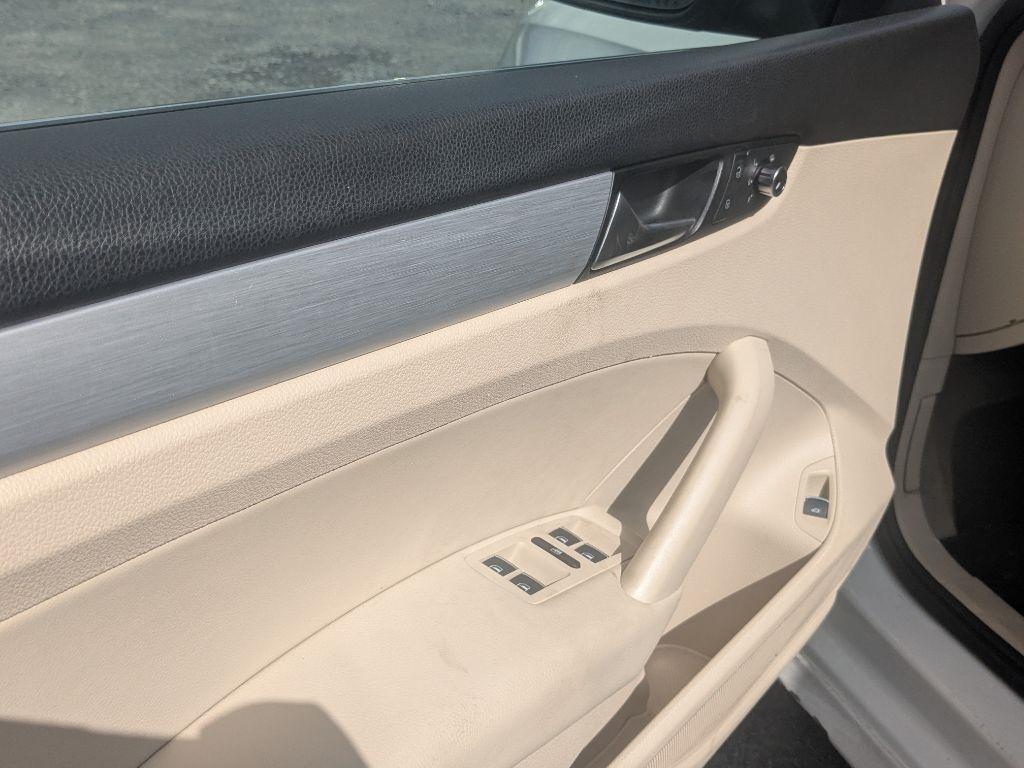 Volkswagen Passat  2012