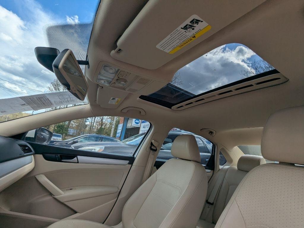 Volkswagen Passat  2012