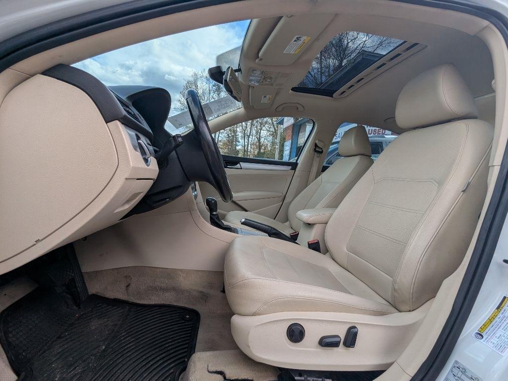 Volkswagen Passat  2012