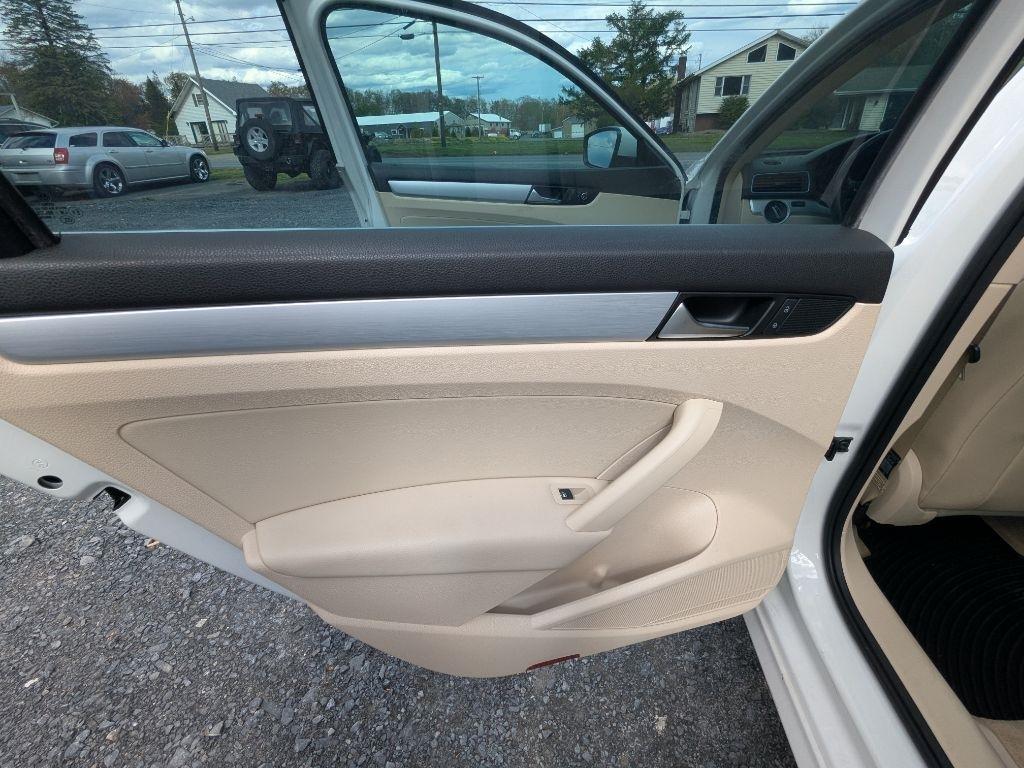 Volkswagen Passat  2012