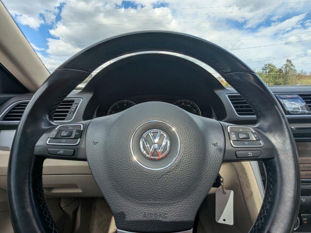 Volkswagen Passat  2012