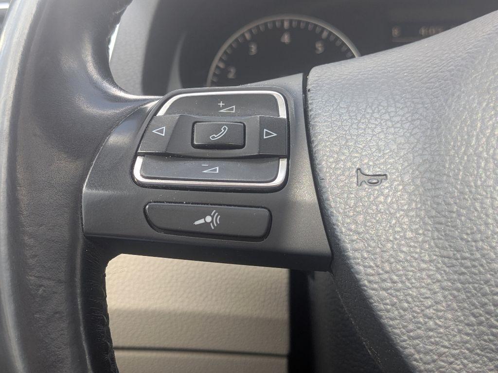 Volkswagen Passat  2012