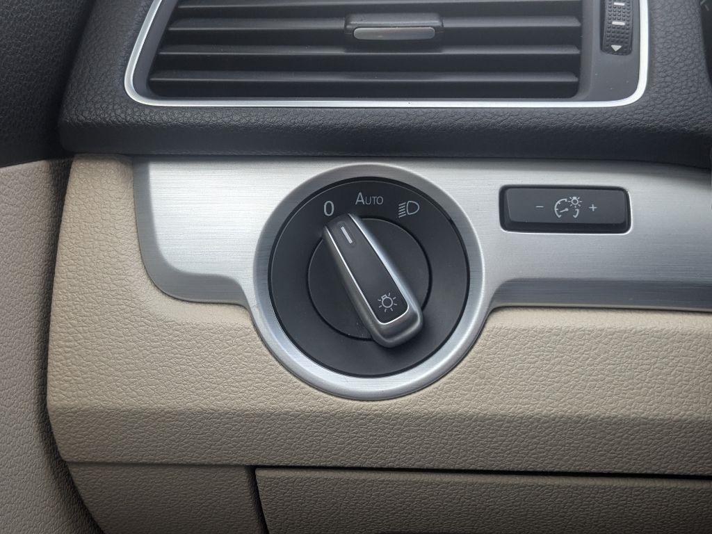 Volkswagen Passat  2012
