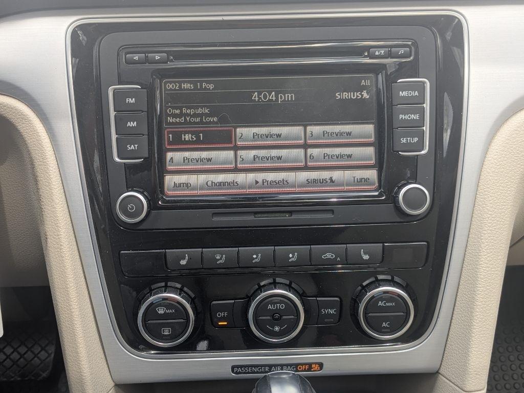 Volkswagen Passat  2012