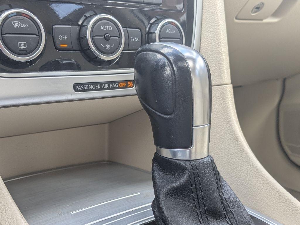 Volkswagen Passat  2012
