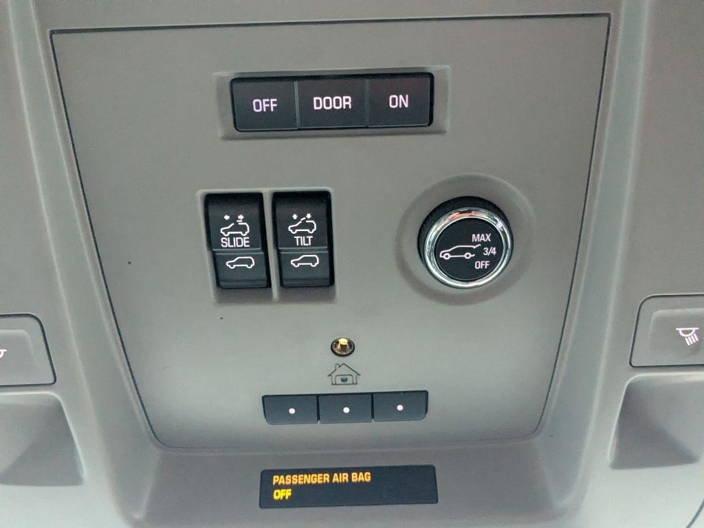 Chevrolet Suburban  2015