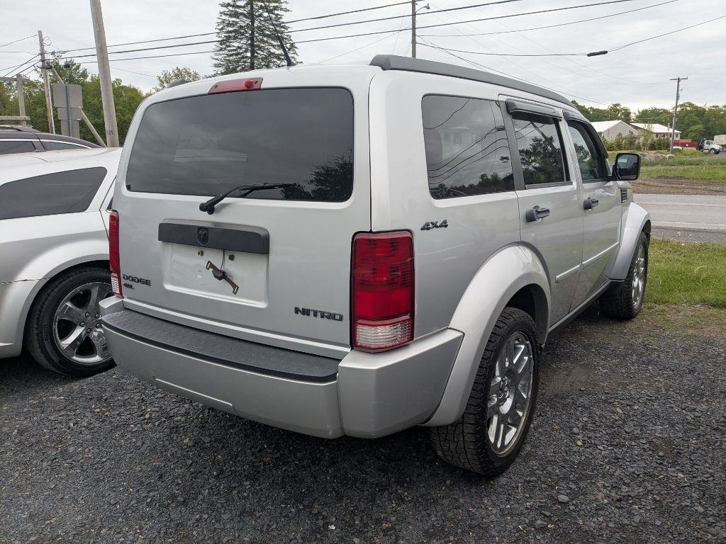 Dodge Nitro  2011