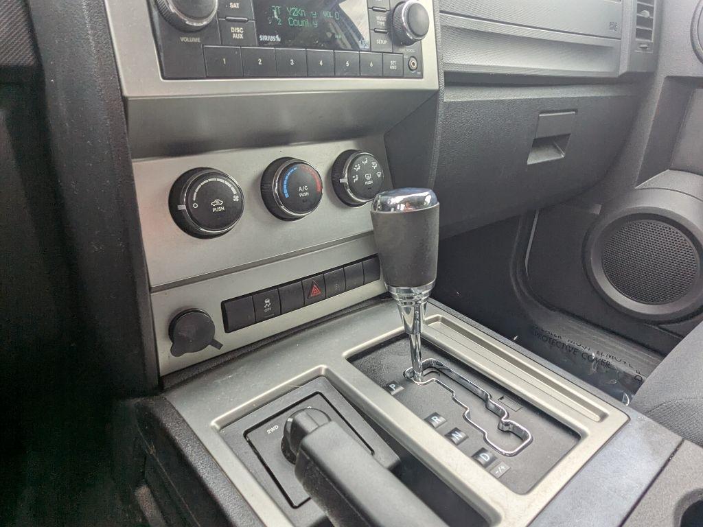 Dodge Nitro  2011
