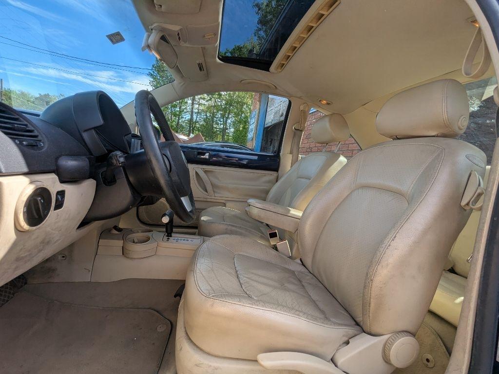 Volkswagen New Beetle  2003