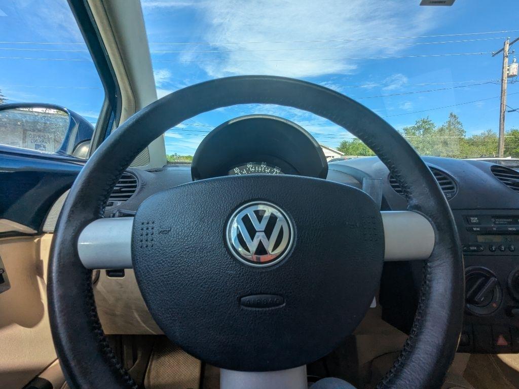 Volkswagen New Beetle  2003