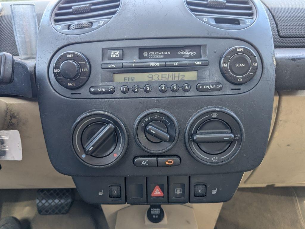 Volkswagen New Beetle  2003
