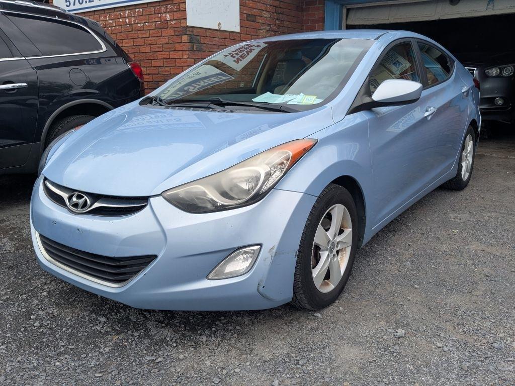 Hyundai Elantra  2013
