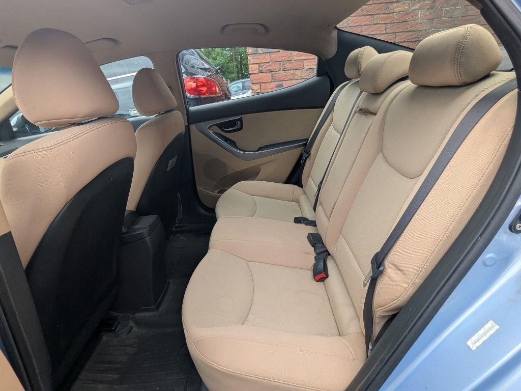 Hyundai Elantra  2013