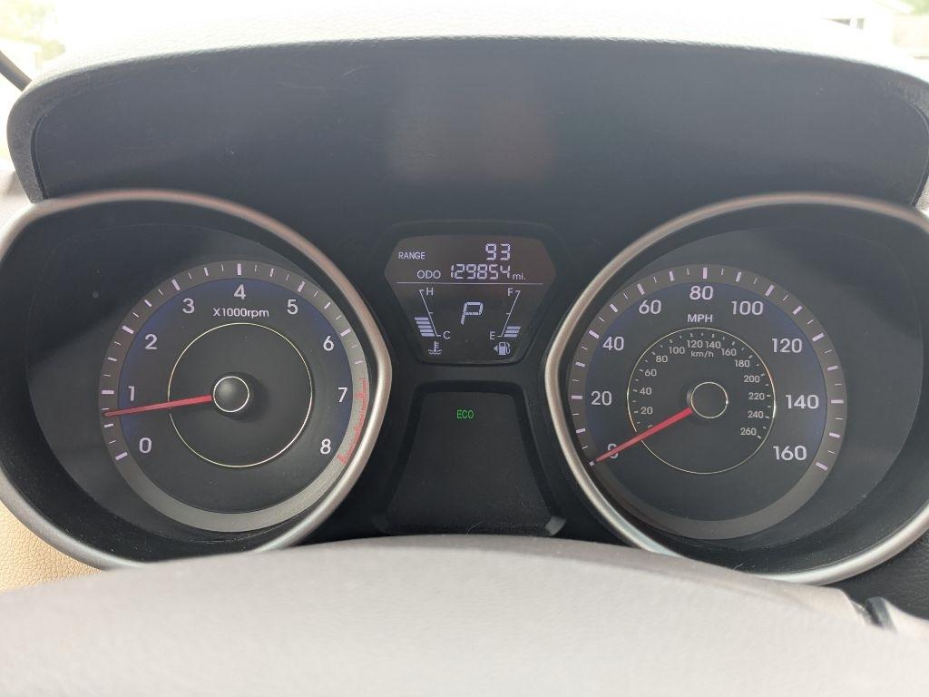 Hyundai Elantra  2013