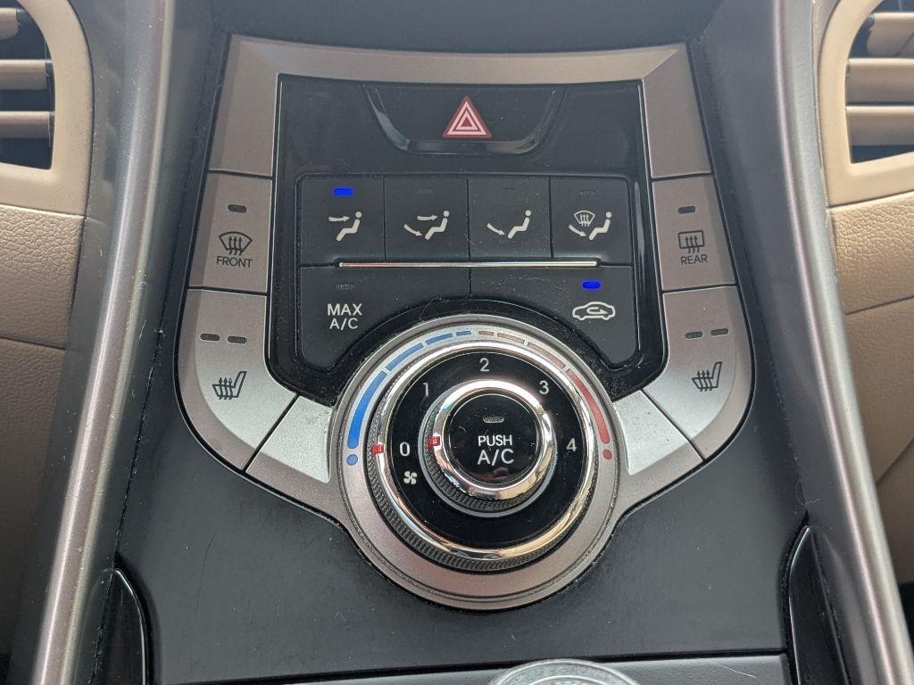 Hyundai Elantra  2013