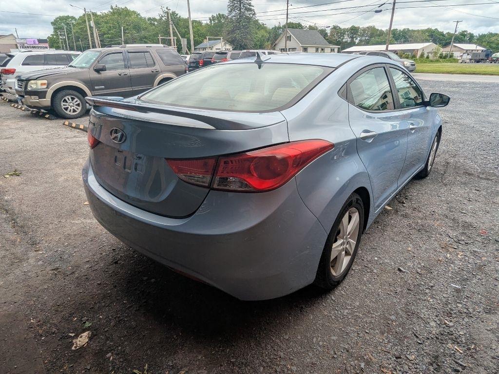Hyundai Elantra  2013