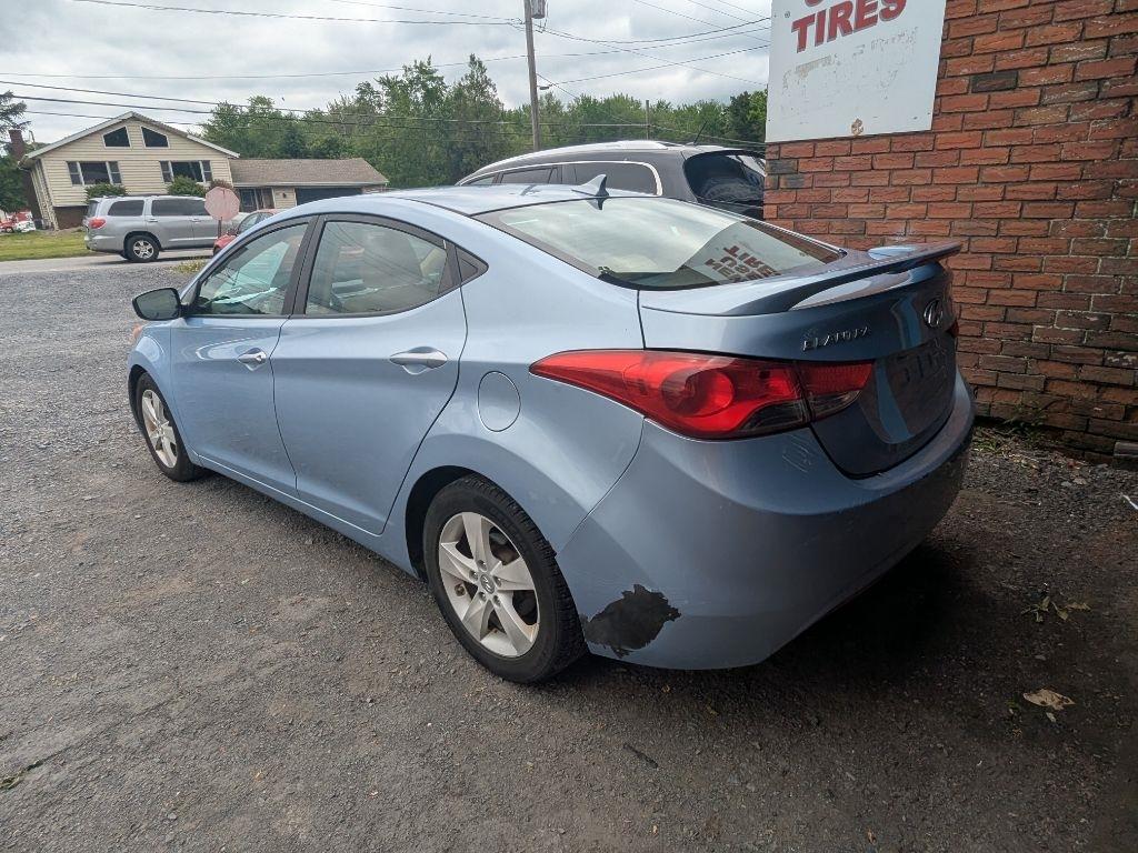 Hyundai Elantra  2013