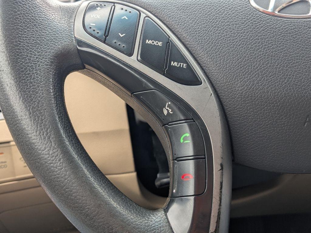 Hyundai Elantra  2013