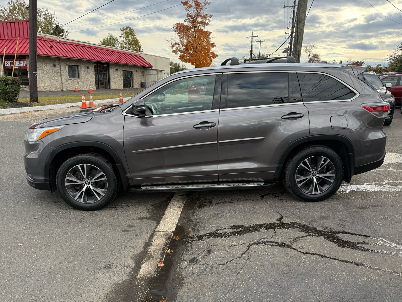 Toyota Highlander XLE AWD V6 2016 Toyota Highlander XLE AWD V6 2016
