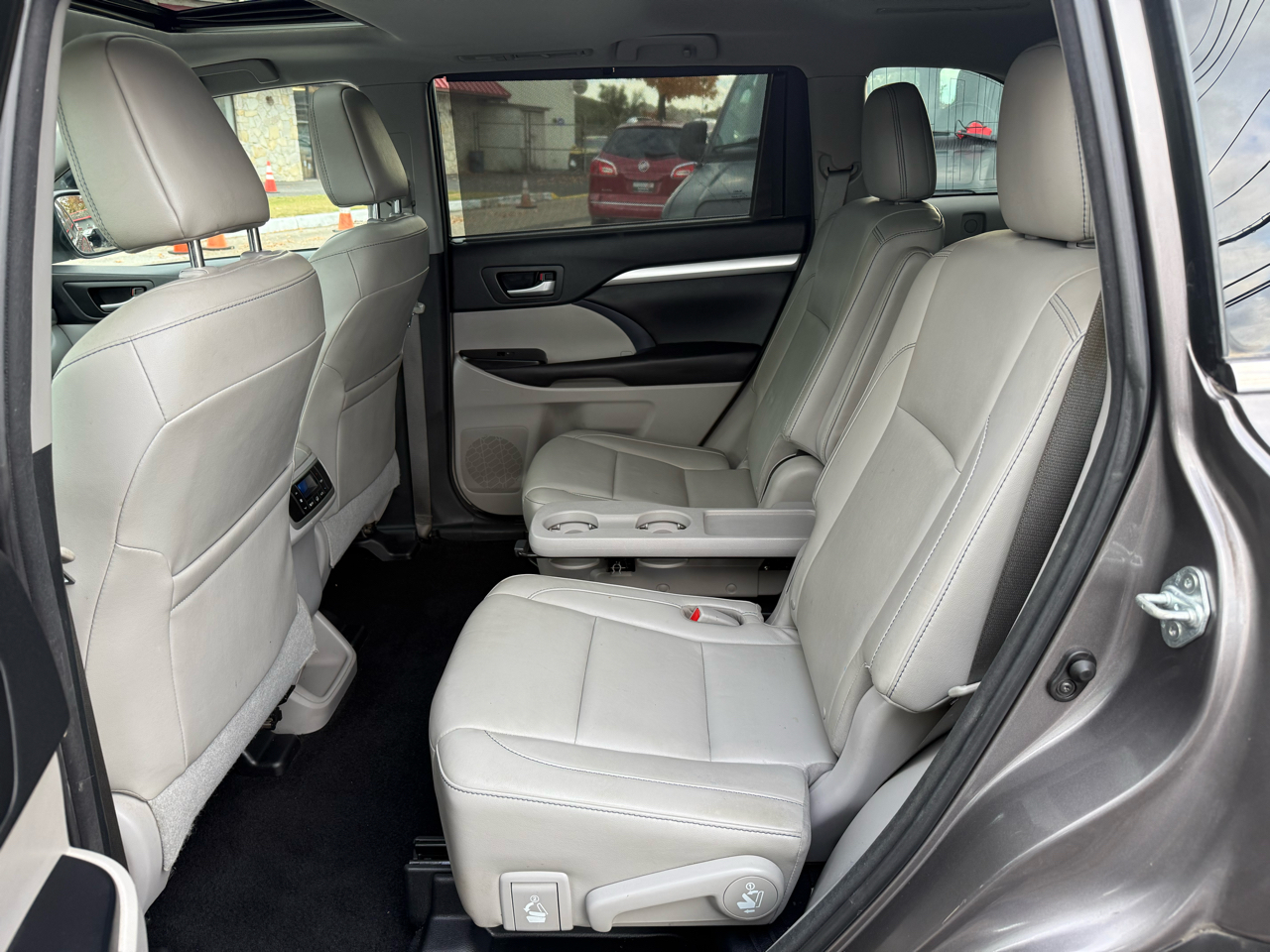 Toyota Highlander XLE AWD V6 2016 Toyota Highlander XLE AWD V6 2016