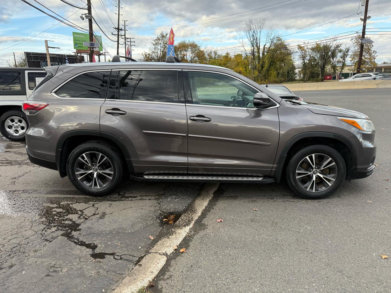 Toyota Highlander XLE AWD V6 2016